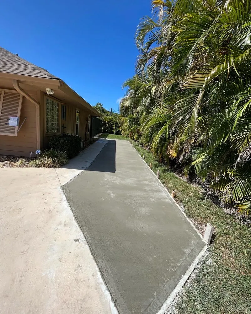 Professional yard maintenance for residential properties across Vero Beach, FL - Tropical Hardscapes