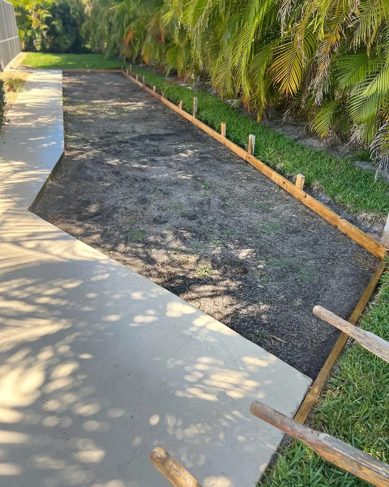 Custom landscaping services for residential properties in Vero Beach, FL by Tropical Hardscapes