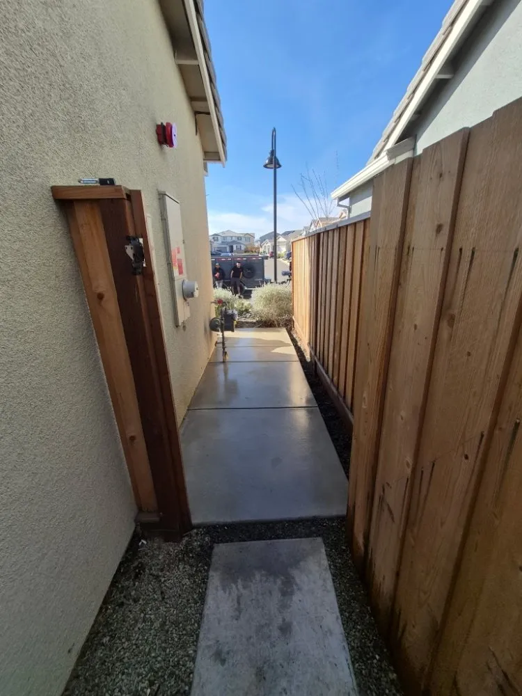 Local lawn care service for year-round maintenance in Concord, CA by Tropical Landscape