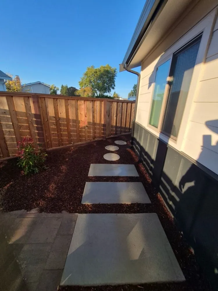 Top-rated yard cleanup service with custom design in Concord, CA by Tropical Landscape