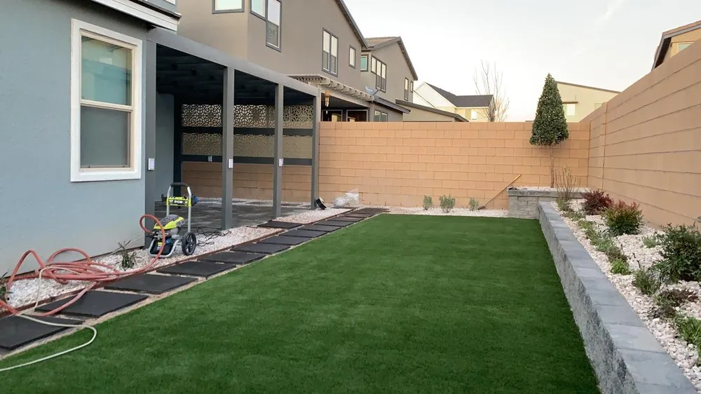 Custom yard maintenance in Las Vegas, NV - Tropical Landscapes
