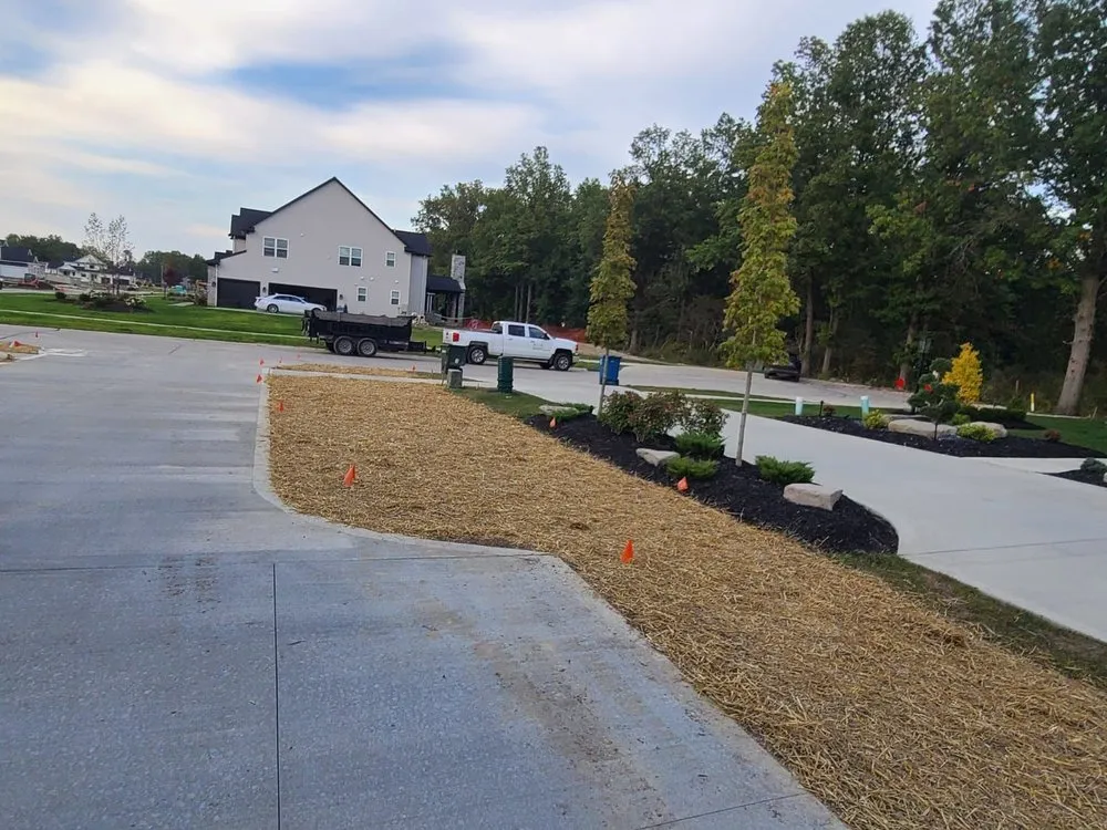 Local garden landscaping for homes in Lorain, OH by Tropical Landscaping