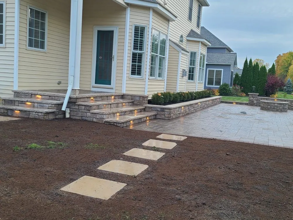 Local yard cleanup service experts serving Lorain, OH - Tropical Landscaping