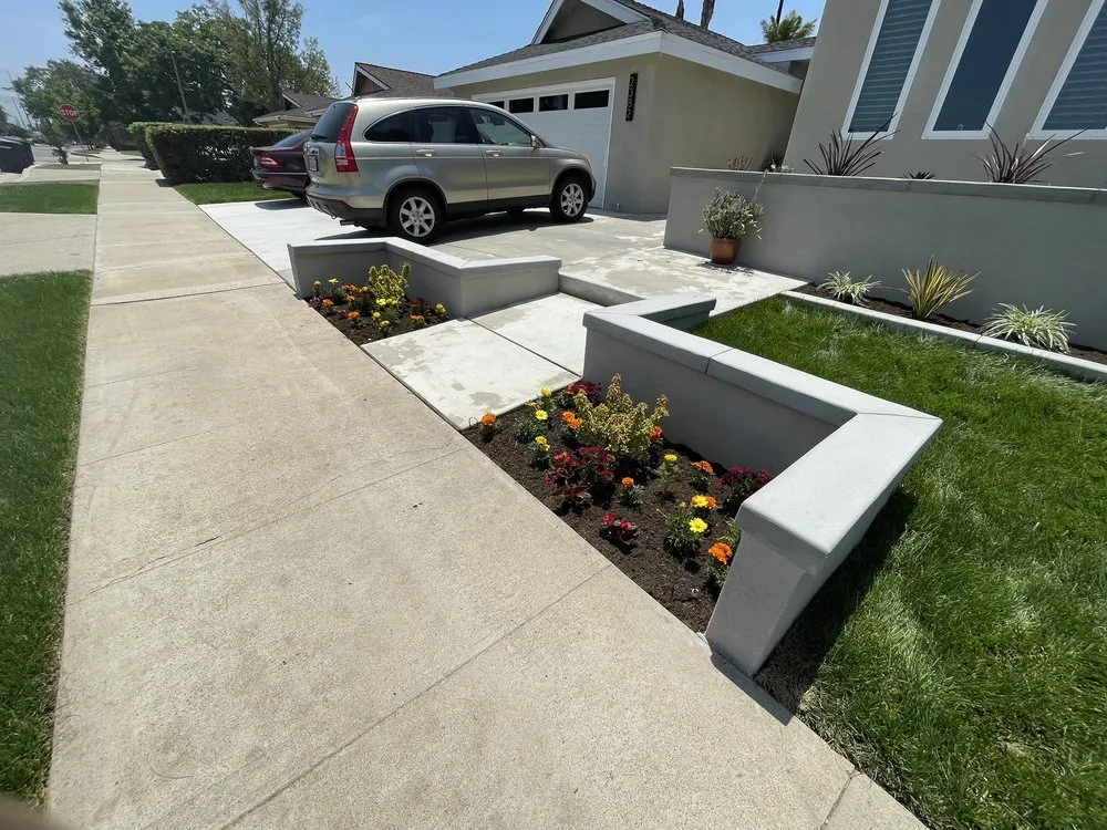 Professional yard maintenance experts serving Villa Park, CA - Tropical Plaza
