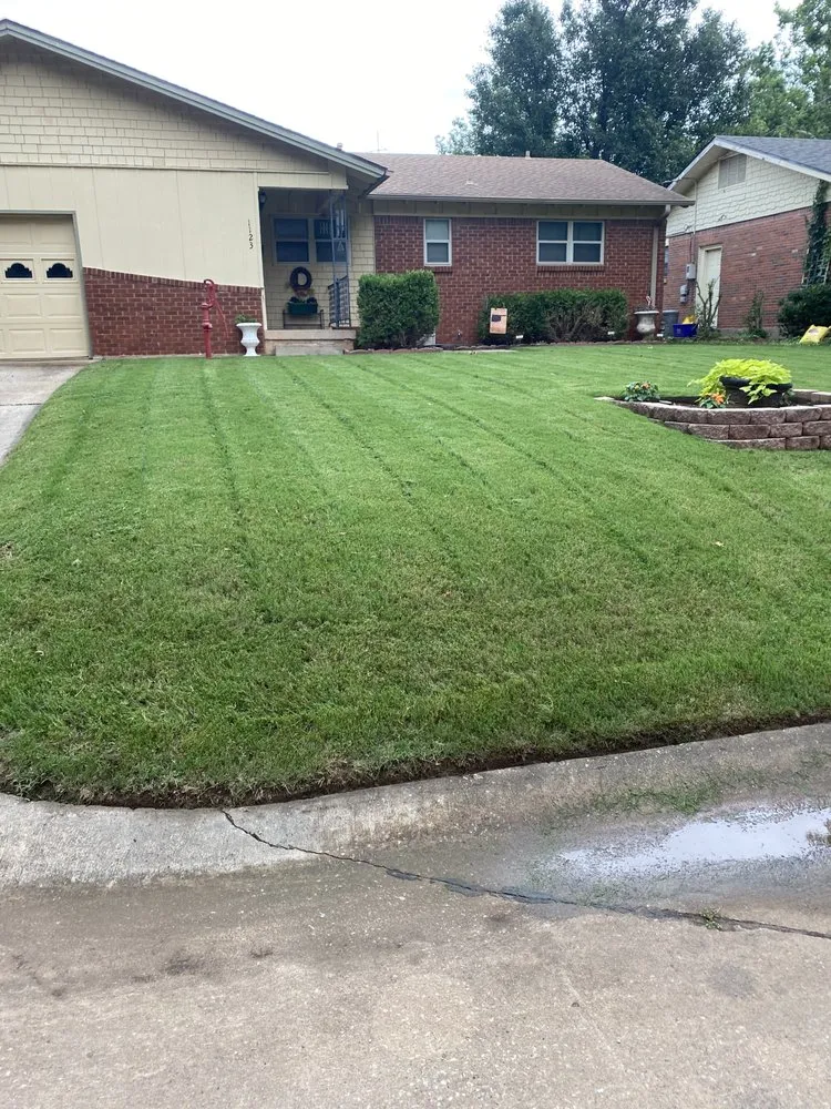 Professional garden landscaping in Stillwater, OK - Tropics Mowing