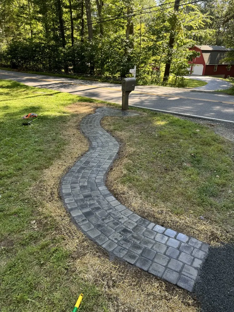 Trusted lawn mowing service in Deep River, CT - Trotta Home and Garden