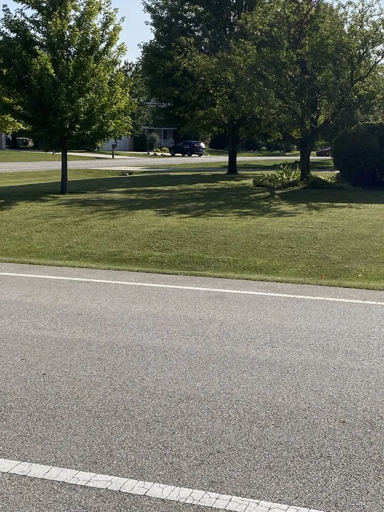 Local lawn care service experts serving Morris, IL - Trotter Landscape