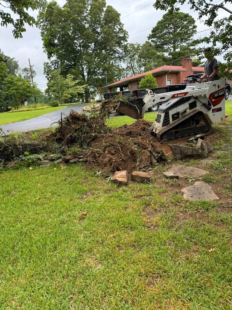 Custom yard maintenance for homes across Muscle Shoals, AL - Trousdale Services