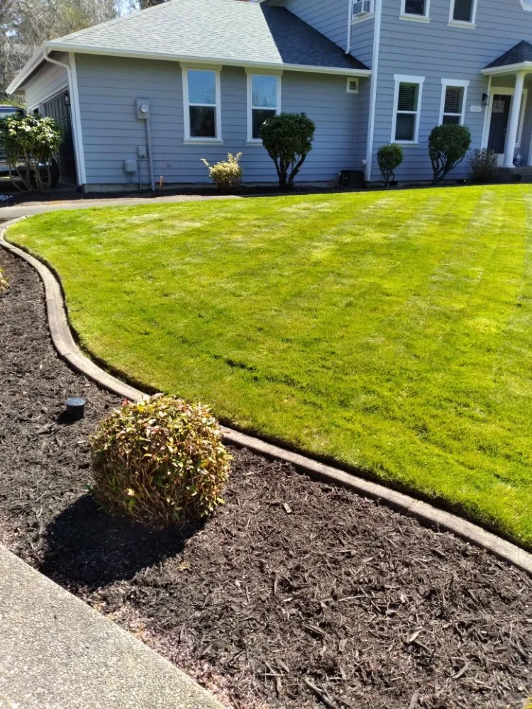 Reliable landscape installation in Spanaway, WA - Troys Lawn & Maintence