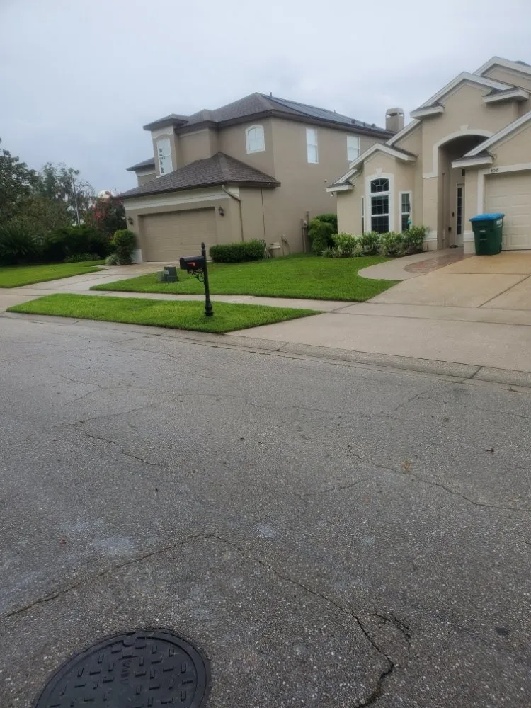 Expert lawn care service experts serving Casselberry, FL - T&RS Lawn Care