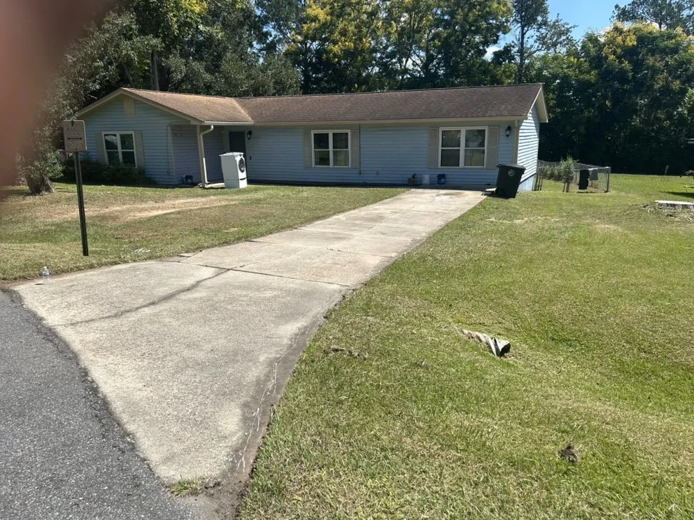 Professional lawn mowing service in Tallahassee, FL by TRT Lawn Service