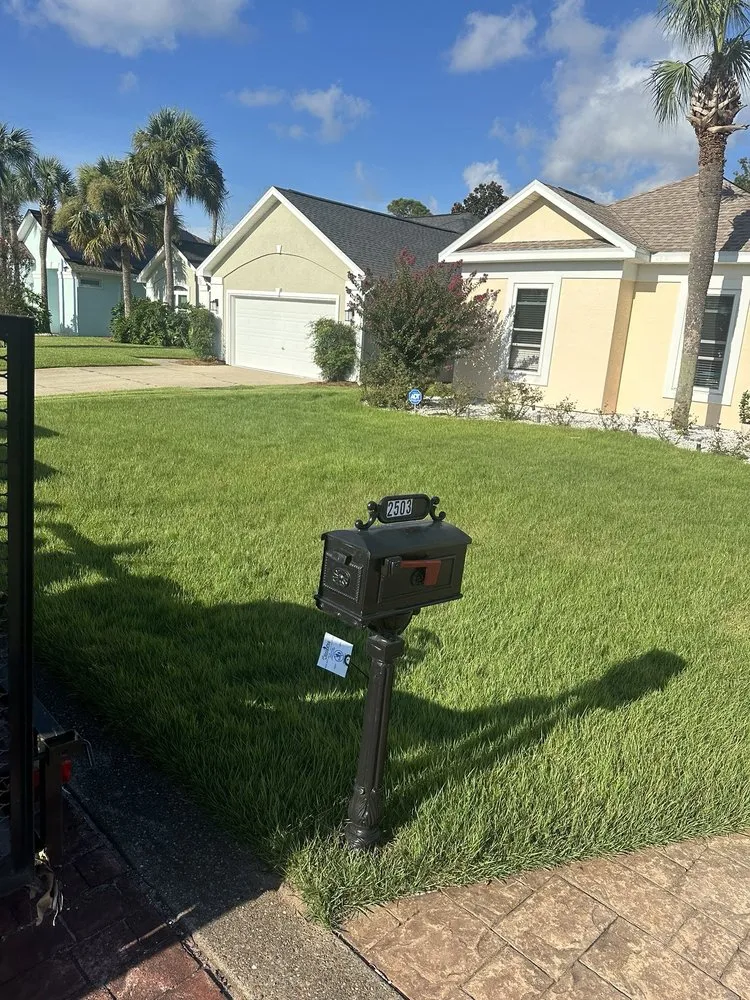 Custom lawn mowing service experts serving Panama City, FL - Tru Horizon