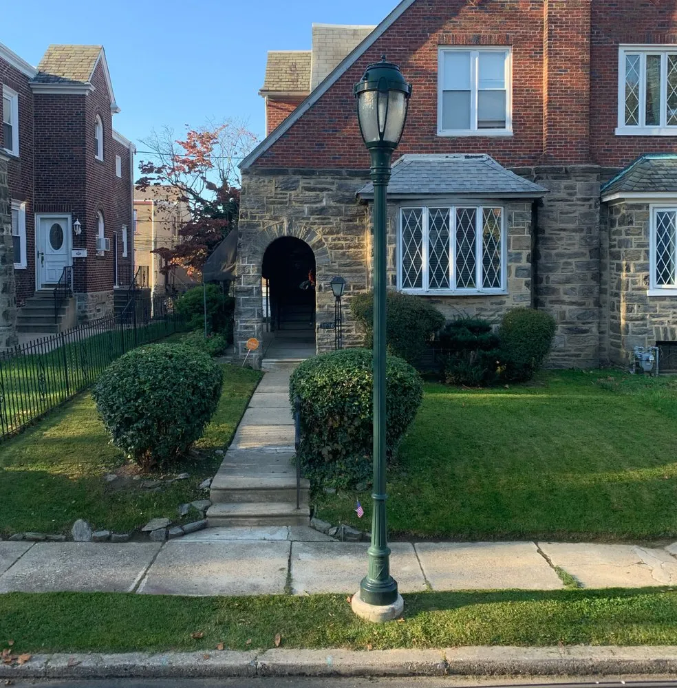 Top-rated lawn care service in Philadelphia, PA by Tru Trimming Landscaping