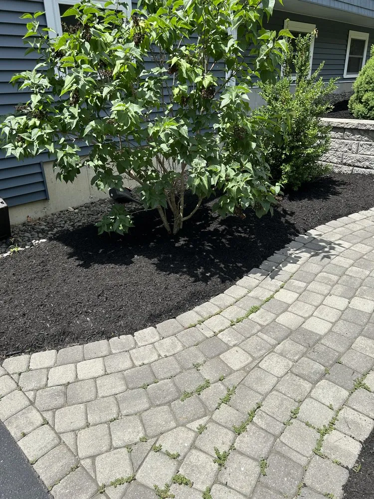 Custom residential landscaping in Windham, NH - Trudel Landscaping