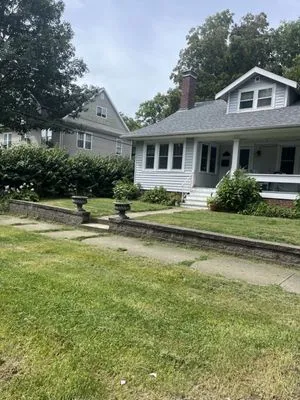 True Care Lawn Care Logo