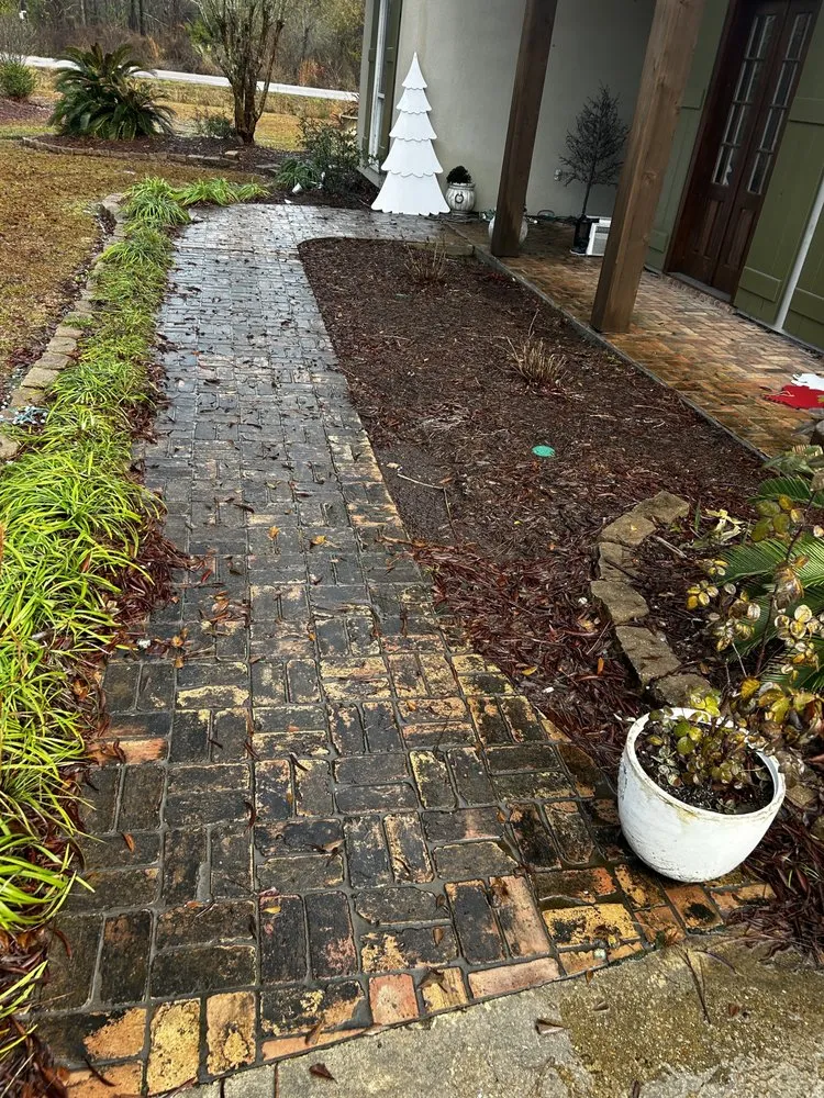 Professional yard maintenance for homes across Ponchatoula, LA - True Change Lawn Care