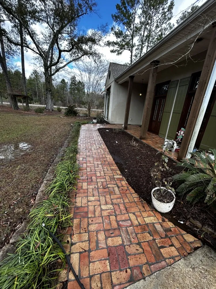 Top-rated residential landscaping in Ponchatoula, LA by True Change Lawn Care