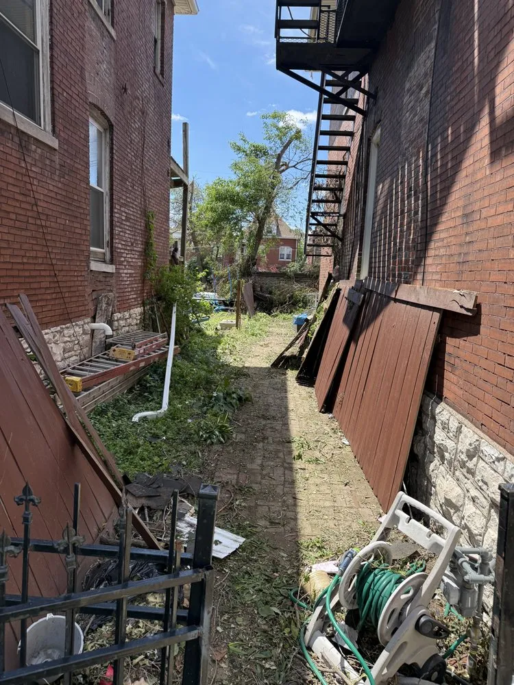 Reliable lawn mowing service experts serving Saint Louis, MO - True Clean Landscaping