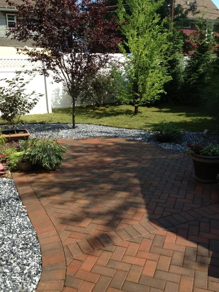 Professional garden landscaping in Springfield, MA by True East Landscapes Inc