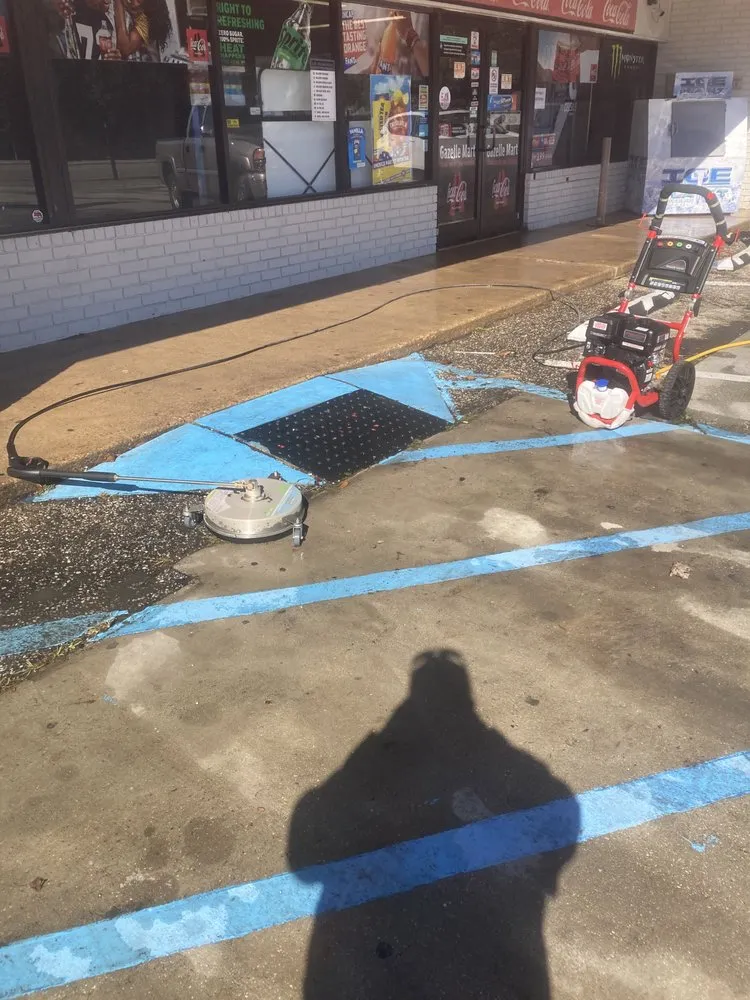 Custom lawn care service in Crawfordville, FL by True Few Property Maintenance