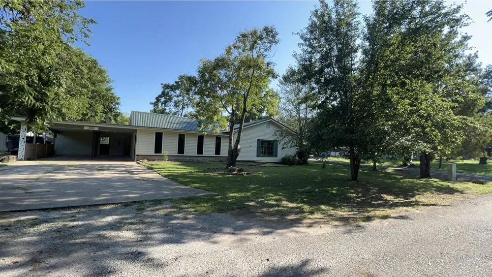 Local yard cleanup service for homes across McAlester, OK - True Grit Lawn Care