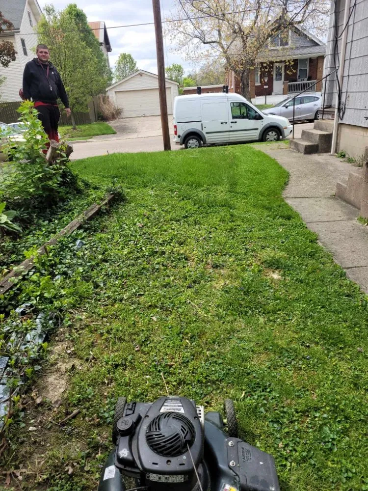 Custom lawn care service in Florence, KY by True Lawn Care