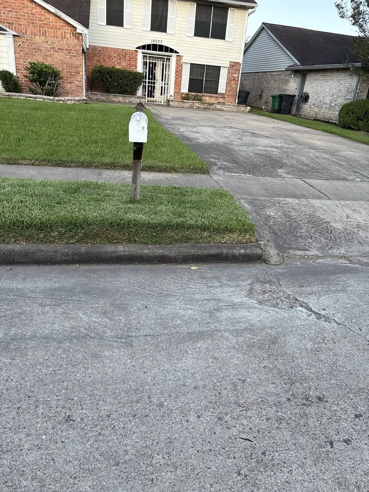 Professional lawn care service in Missouri City, TX - True Loyalty