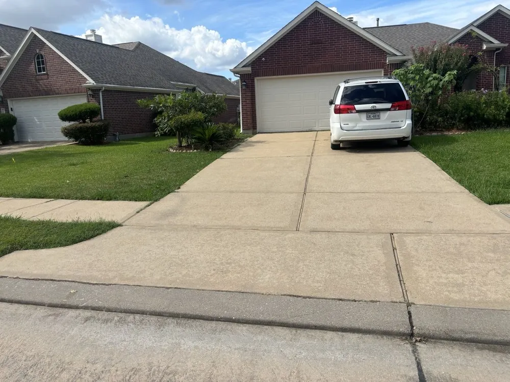 Custom residential landscaping in Missouri City, TX by True Loyalty