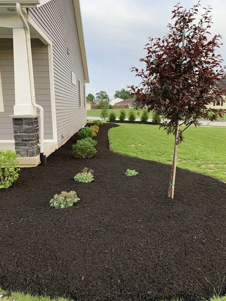 Expert garden landscaping in Elida, OH by True North Landscaping