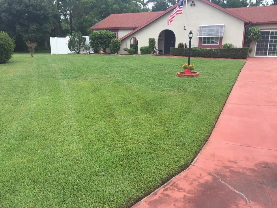 Expert lawn mowing service in Deltona, FL - True Outdoors