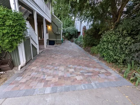 True Scape Design Logo