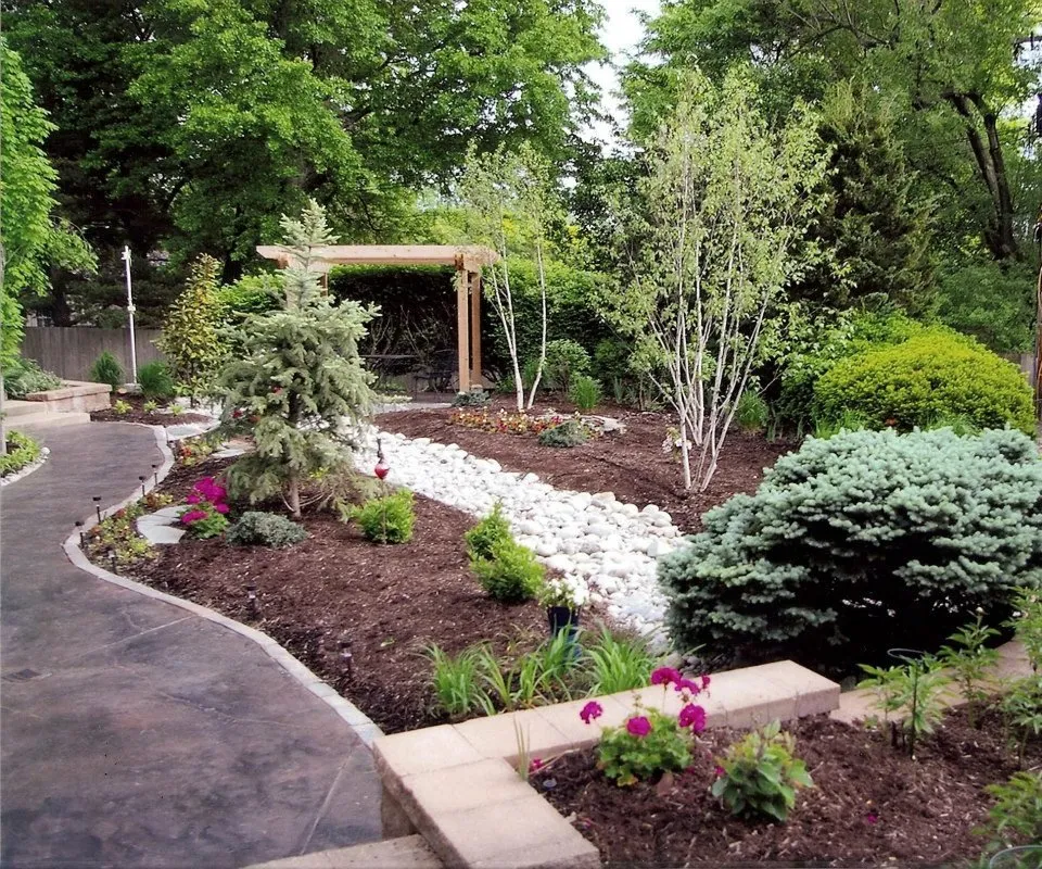 Custom outdoor landscaping near you in Olathe, KS by True Turf Lawn Maintenance