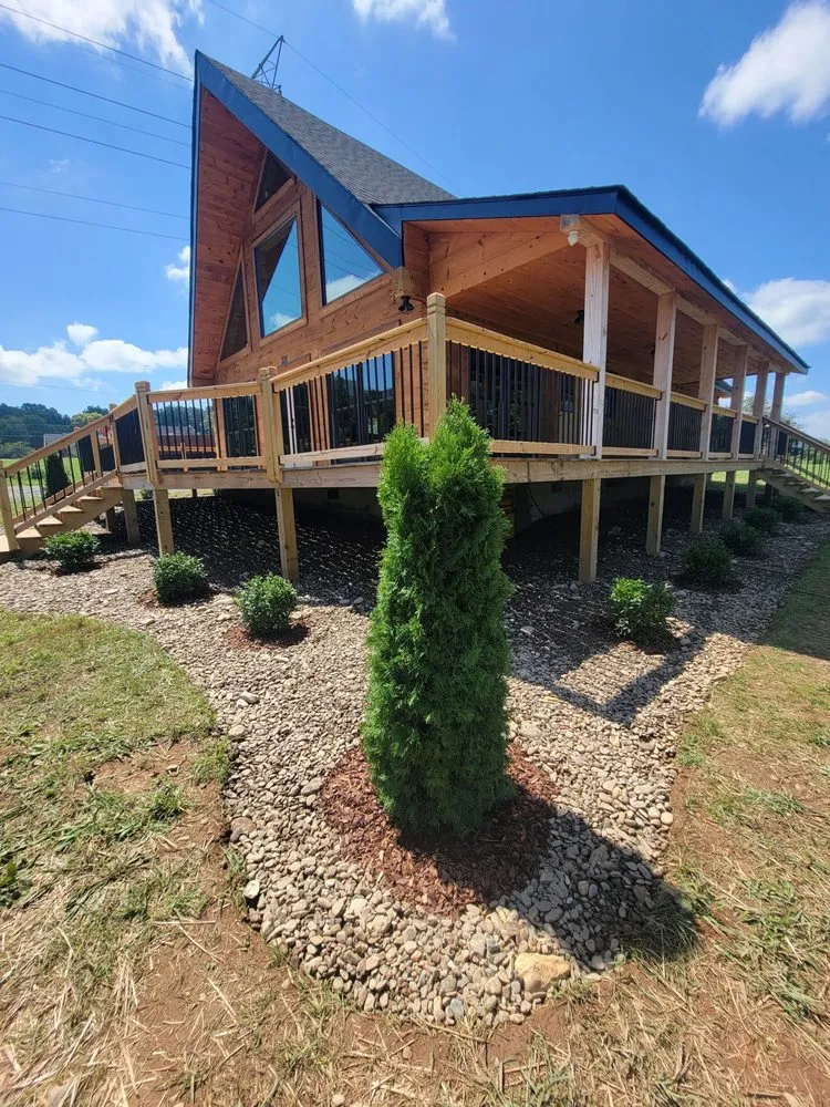 Top-rated landscaping services for residential properties in Elizabethton, TN by TruEdge Lawn & Landscape