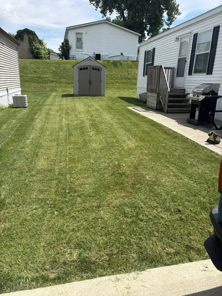 Top-rated lawn mowing service in Hamilton, OH - Trueroots Landscaping & Cuts