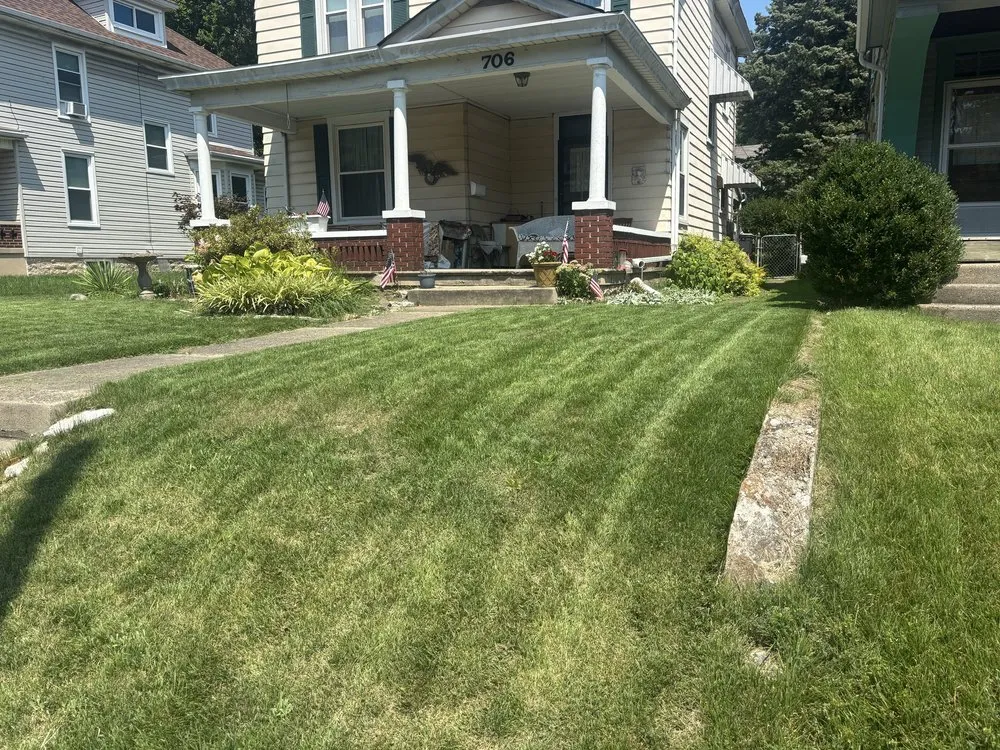 Affordable lawn mowing service experts serving Hamilton, OH - Trueroots Landscaping & Cuts