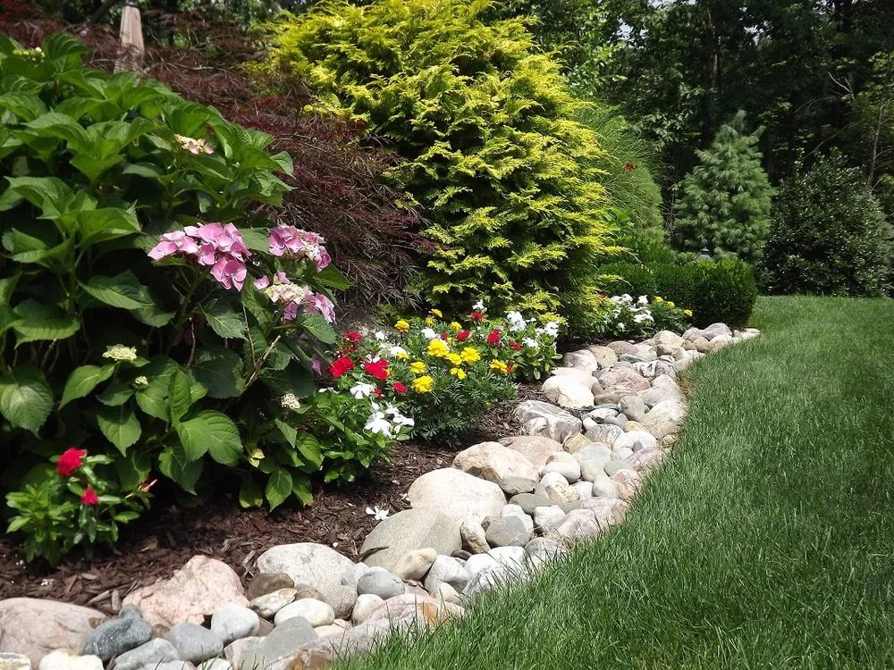 Custom yard cleanup service in Warren, NJ - Truesdale Nursery