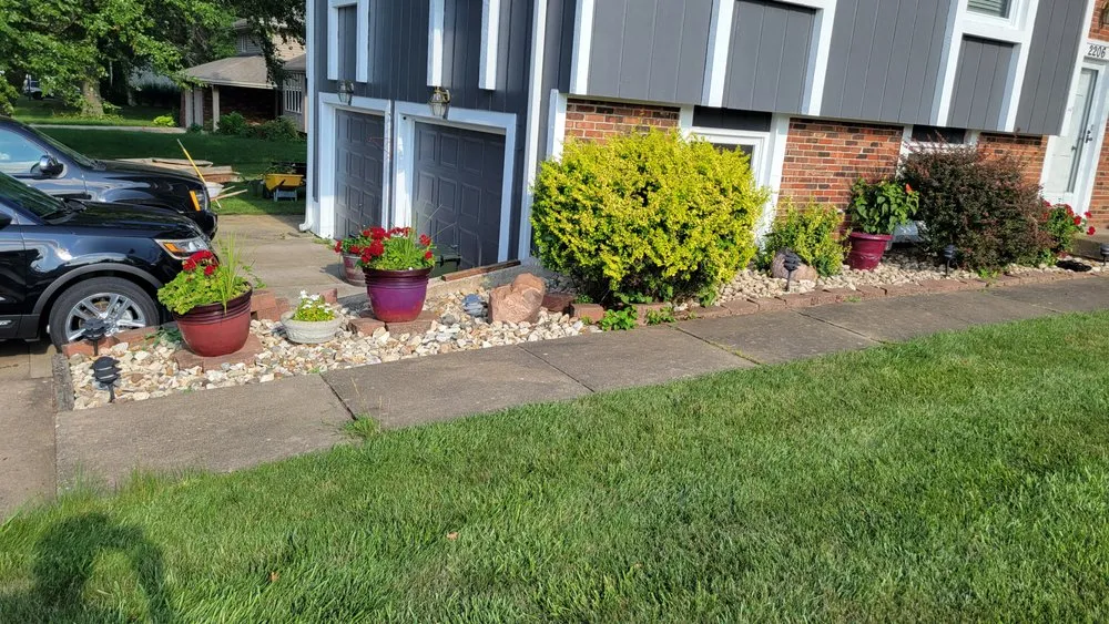 Professional yard maintenance in Kirksville, MO by Truitt Logging