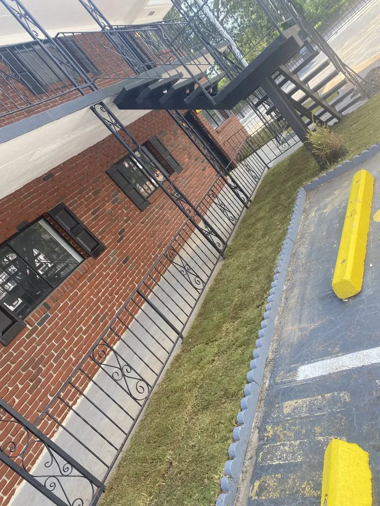 Custom garden landscaping in Union City, GA - Truitt’s Collective Services