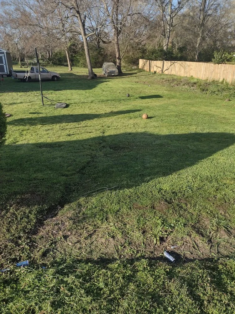 Top-rated yard maintenance in Social Circle, GA - Truking Season Lawn Care Service