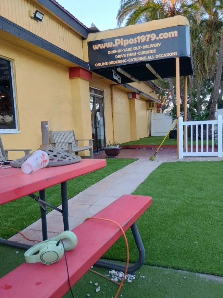 Local garden landscaping for year-round maintenance in St. Petersburg, FL by Truly Clean