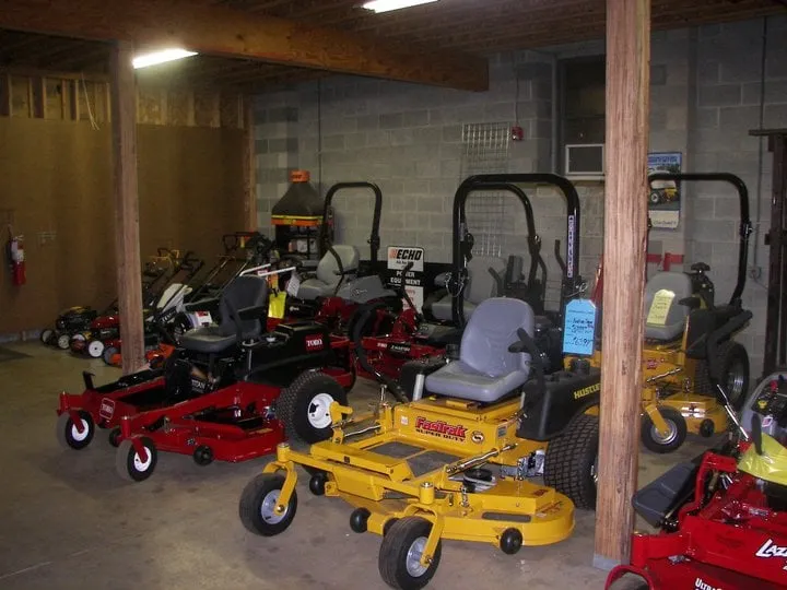 Top-rated lawn mowing service for year-round maintenance across Quakertown, PA - Trumbauer's Lawn & Garden