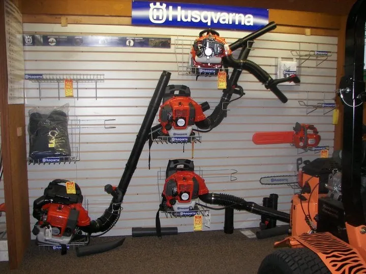 Custom yard cleanup service in Quakertown, PA - Trumbauer's Lawn & Garden