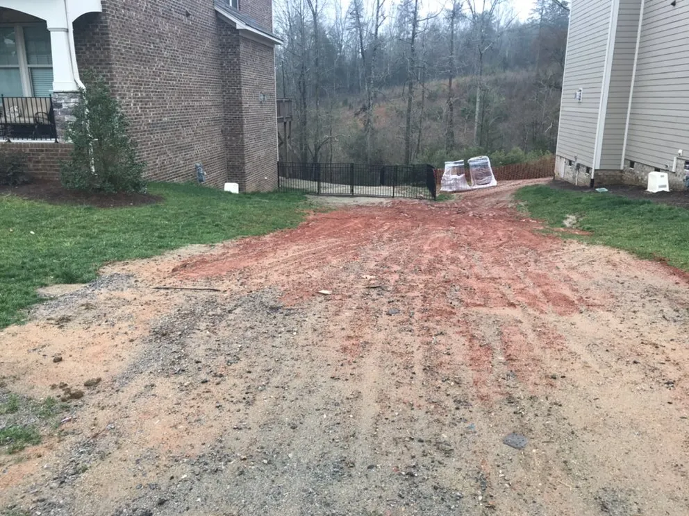 Expert yard maintenance in Belmont, NC by Truscapes