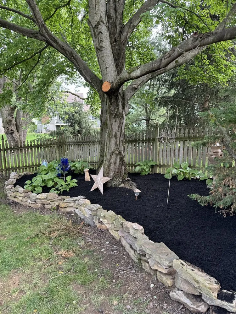 Custom outdoor landscaping in Mechanicsburg, PA by Truscaping LLC
