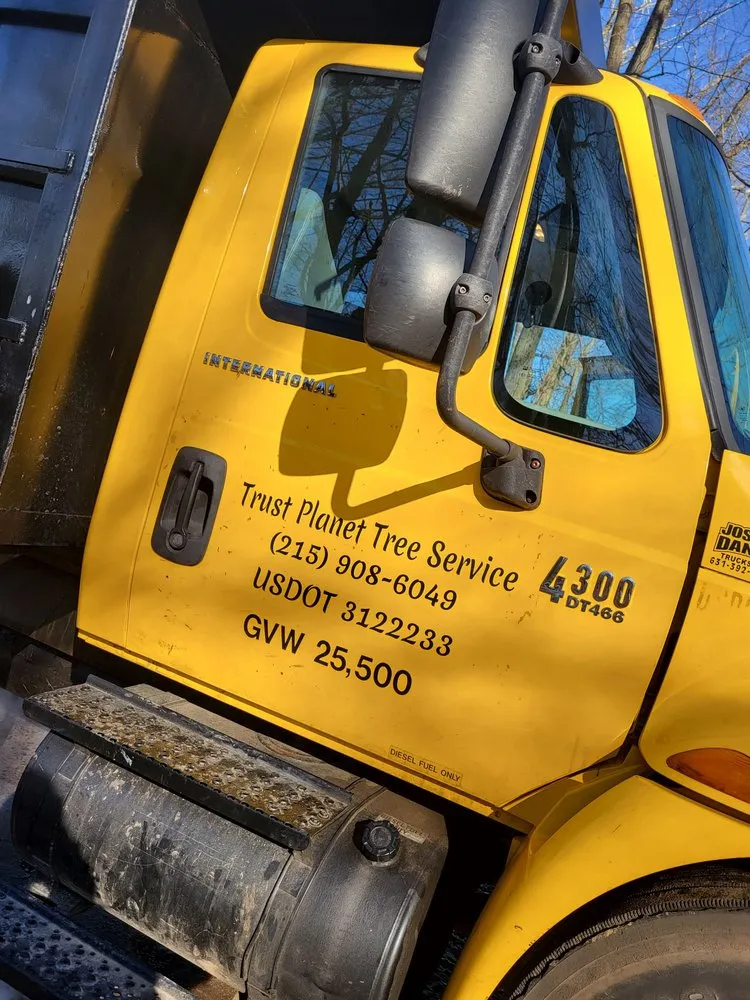 Custom lawn mowing service experts serving Philadelphia, PA - Trust Planet Tree Service & Landscaping