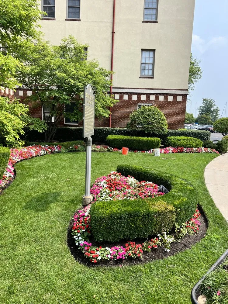 Trusted outdoor landscaping experts serving Detroit, MI - Trusted Landscaping