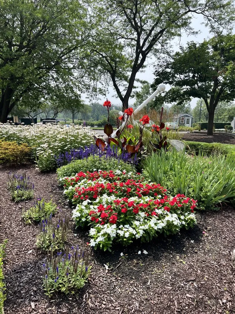 Expert garden landscaping with custom design in Detroit, MI by Trusted Landscaping