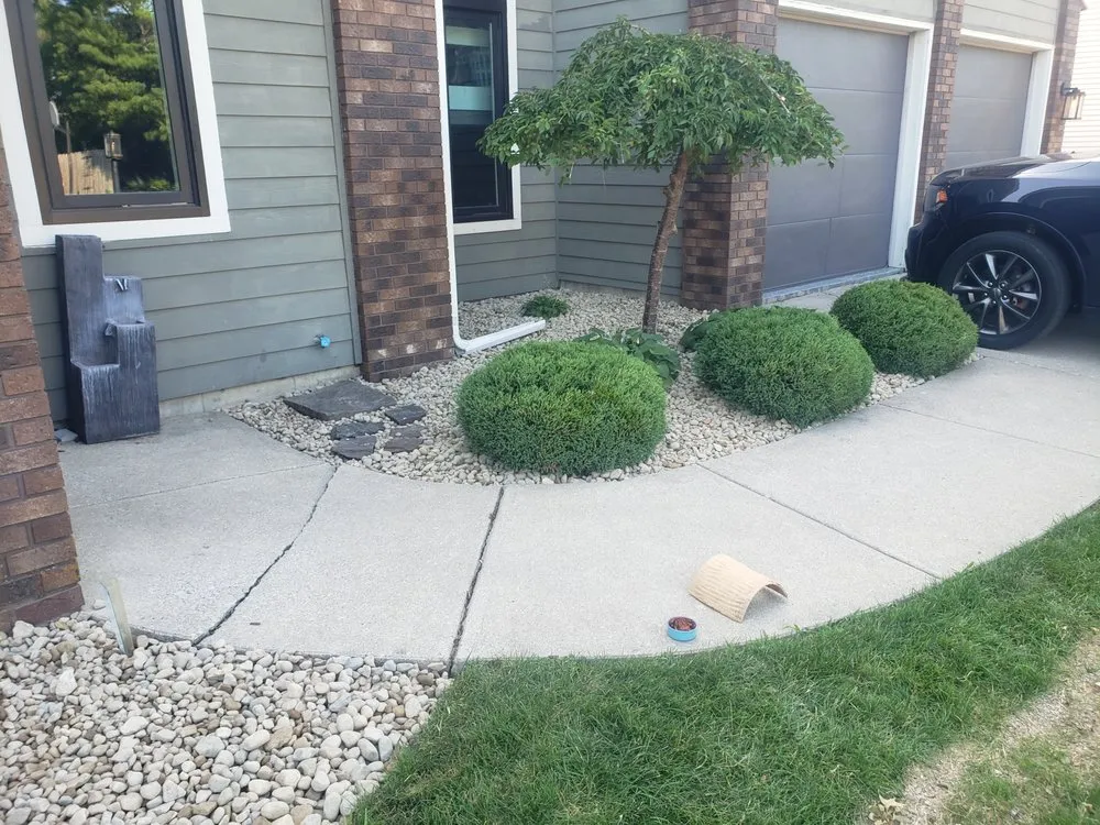 Affordable lawn care service near you in Fort Wayne, IN by Trusted Lawn Care