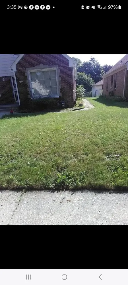 Local garden landscaping in Milwaukee, WI by Trusted Lawn Service