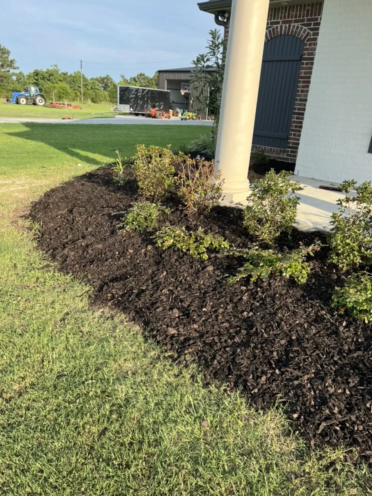 Top-rated garden landscaping in Kinder, LA by Trystan’s Odd Jobs and Pressure Washing